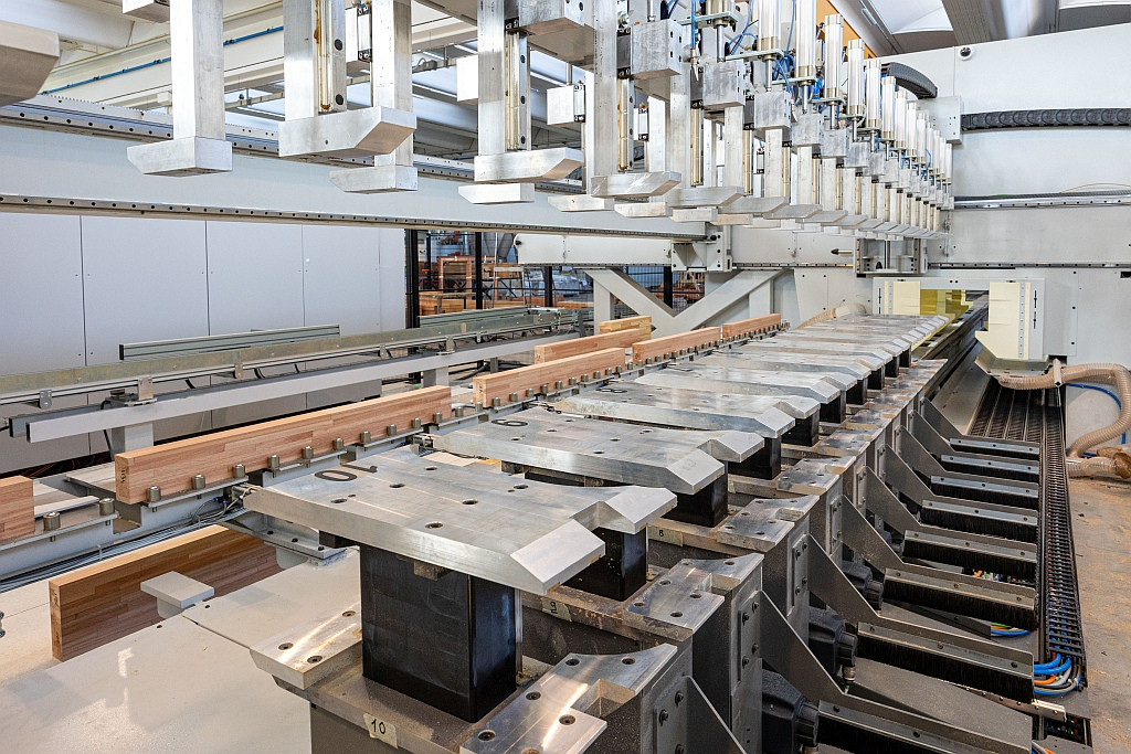Woodpecker Performance 5 is the top-of-the-range machining centerfor wooden windows and doors - 3